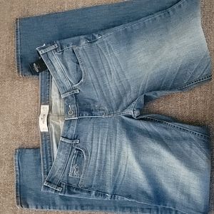 Hollister Women's/girls Jeans Size 11 ITEM# 1011